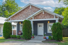 July Discount! Cottage Close to Downtown, Yard